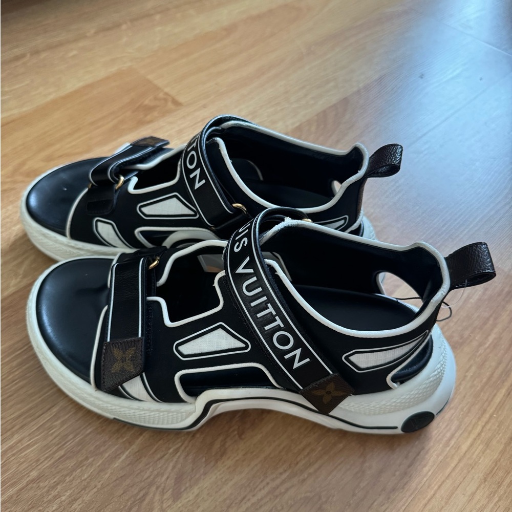 Louis Vuitton Black and White Strap Sandals - Picture 3 of 5